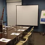 Отель Express By Ihg 3*