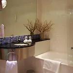 Отель Express By Ihg
