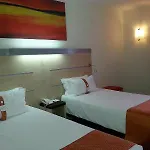Express By Ihg Отель