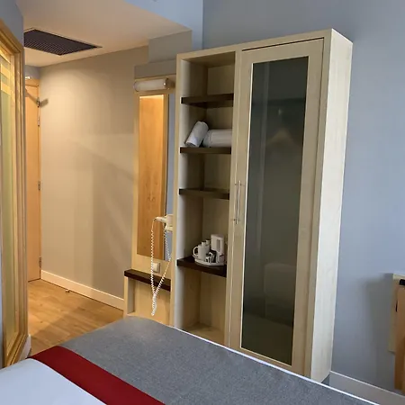 Express By Ihg Hotel Vitoria