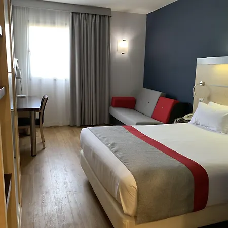 Express By Ihg Hotel