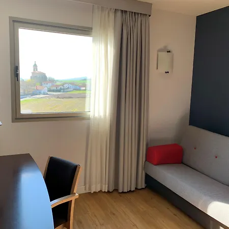 Express By Ihg Hotel 3*