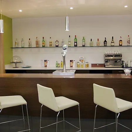 Express By Ihg Hotel