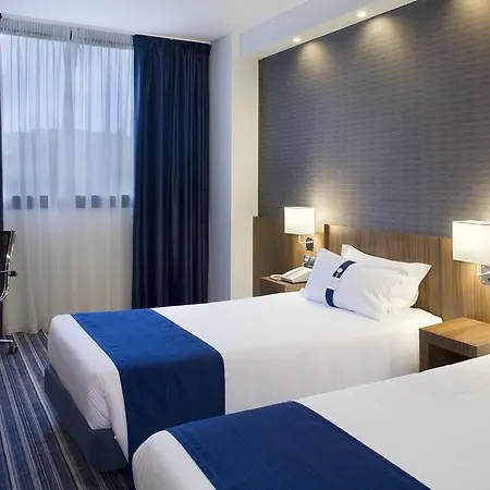 Express By Ihg Hotel 3*