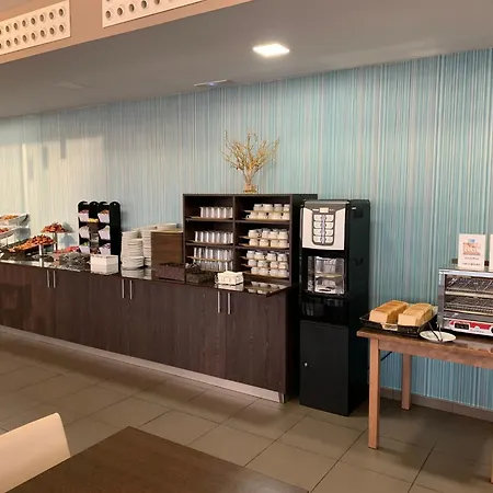 فندق Express By Ihg