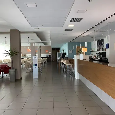 维多利亚快捷假日酒店 酒店 维多利亚-加斯特伊兹