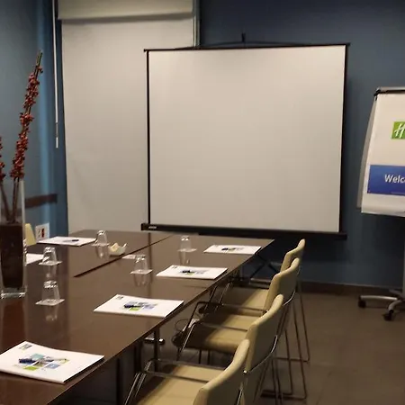 酒店 维多利亚快捷假日酒店 3*