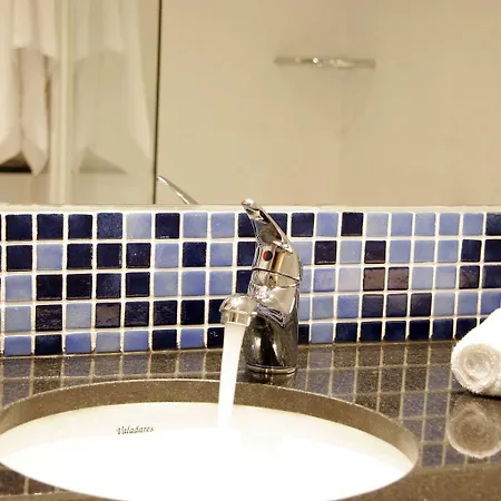 维多利亚快捷假日酒店 酒店 3*