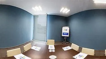 维多利亚快捷假日酒店 酒店 3*