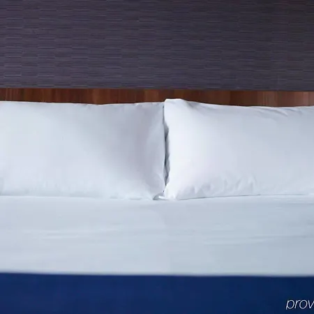 Express By Ihg Hotel Vitoria