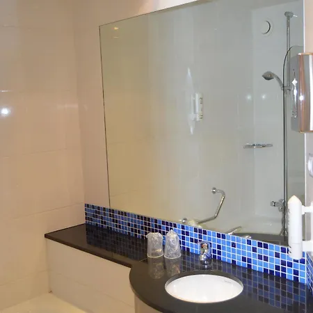 Express By Ihg Hotel