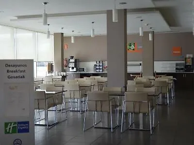 维多利亚快捷假日酒店 3* 维多利亚-加斯特伊兹
