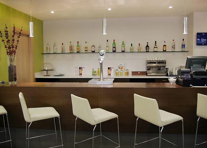 Express By Ihg Hotel