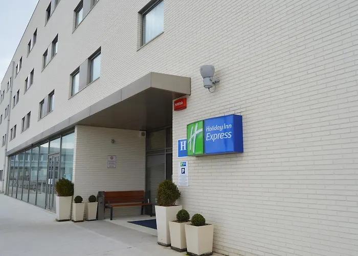 Express By Ihg Hotel