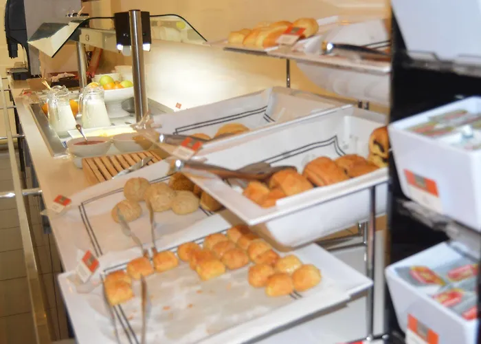 Express By Ihg Hotel 3*