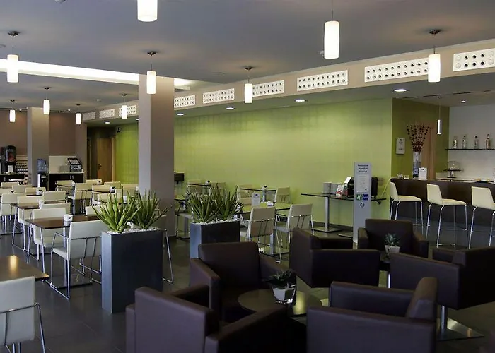 Express By Ihg Hotel